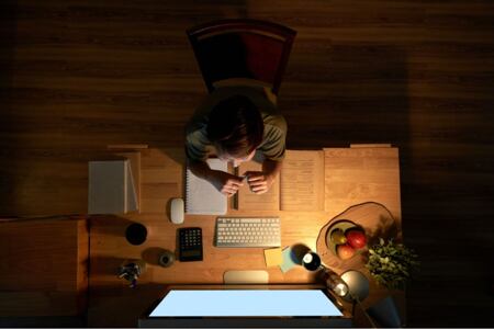 Kdy světlo přestává pomáhat: Příklady chyb v nasvícení pracoviště