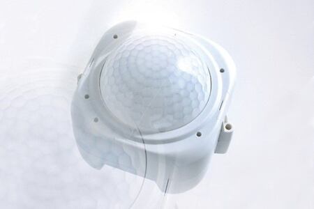 Curve lighting regulator