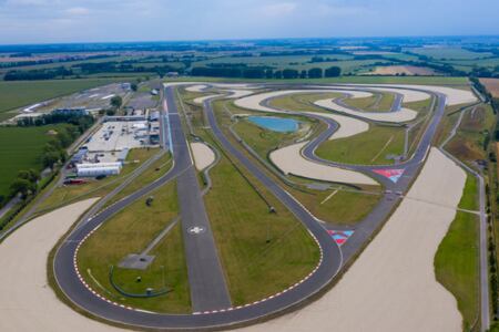 100 elektroměrů pro závodní okruh Slovakia Ring aneb monitoring z nuly na sto