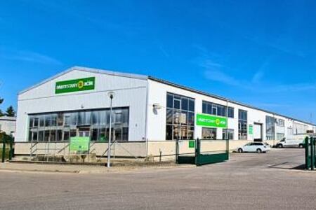 Pártystany – Jičín