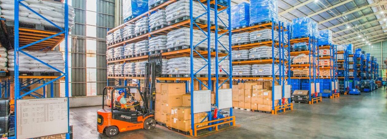 Pomůžeme vám optimalizovat osvětlení skladových a logistických prostor